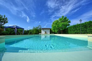 Pool - Casale Tiziano - Country Villa with swimming pool in Umbria (Fighille)