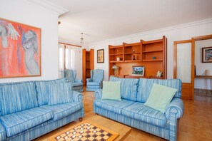 TV - PINAR - Chalet with private garden in Alcúdia. Free WiFi (Alcúdia)