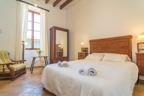 2 chambres, fer et planche à repasser, accès au Wi-Fi (inclus)