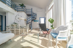Interior - CASA ACOGEDORA - Chalet with terrace in Portocolom. Free WiFi (Portocolom)