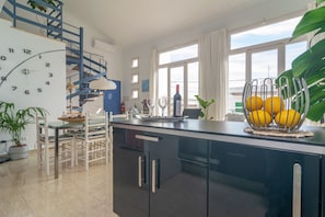 Dining - CASA ACOGEDORA - Chalet with terrace in Portocolom. Free WiFi (Portocolom)