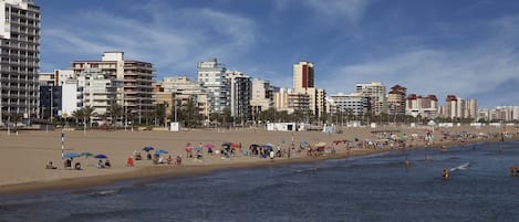 بالقرب من الشاطئ