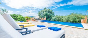 CAN CANALS - Villa with private pool in Artà. Free WiFi.