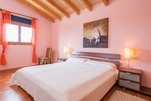 5 bedrooms, iron/ironing board, free WiFi, bed sheets - CAN CANALS - Villa with private pool in Artà. Free WiFi. (Artà)