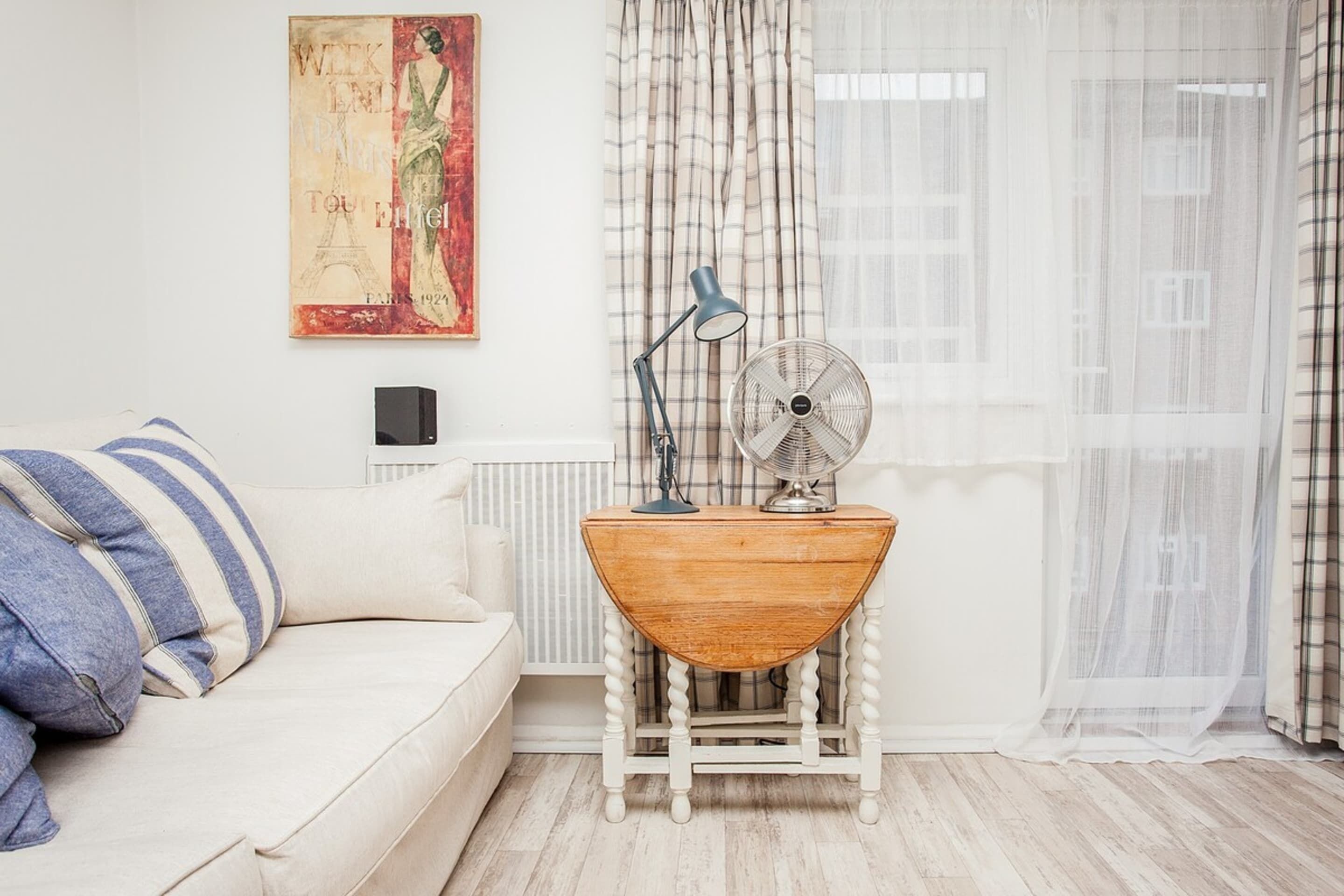 Apartamento, 1 quarto | Sala de estar | TV