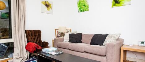 Lägenhet - 2 sovrum | Vardagsrum | Tv