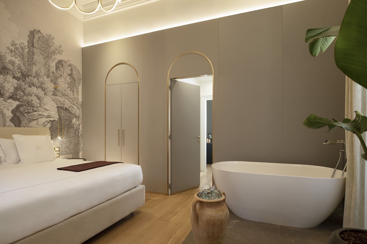 Suite (Private SPA) | Premium bedding, minibar, in-room safe, individually decorated