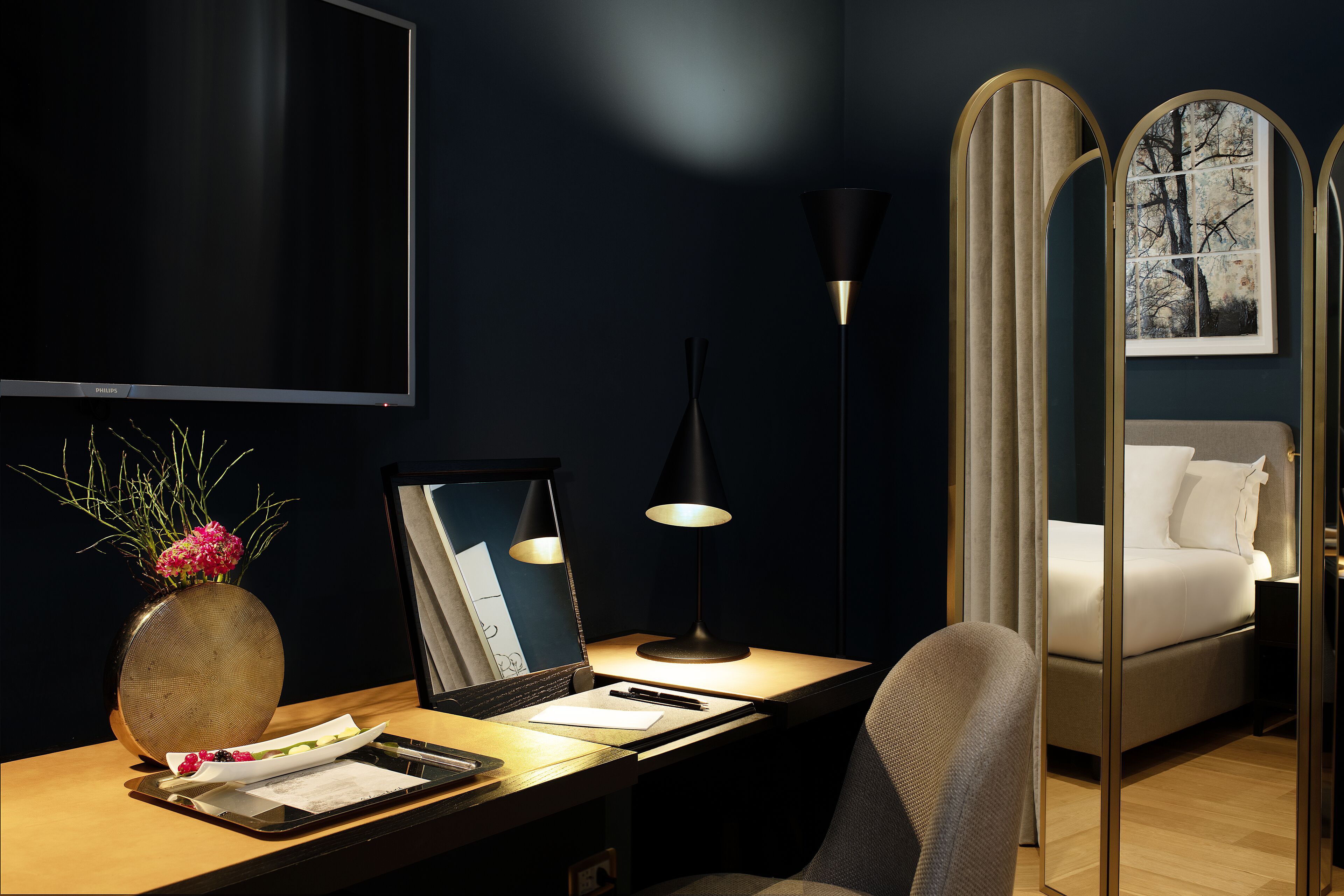 double room | 1 bedroom, premium bedding, minibar, in-room safe