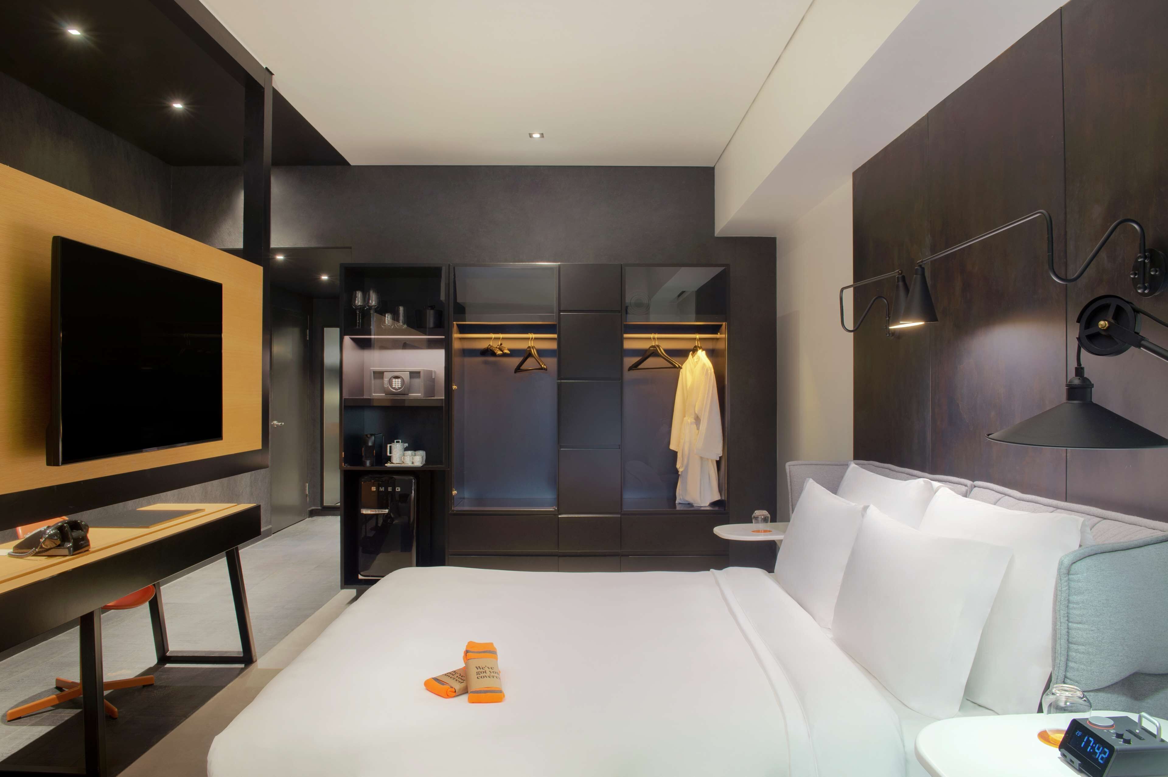 Hochwertige Bettwaren, Minibar, Zimmersafe, Schreibtisch