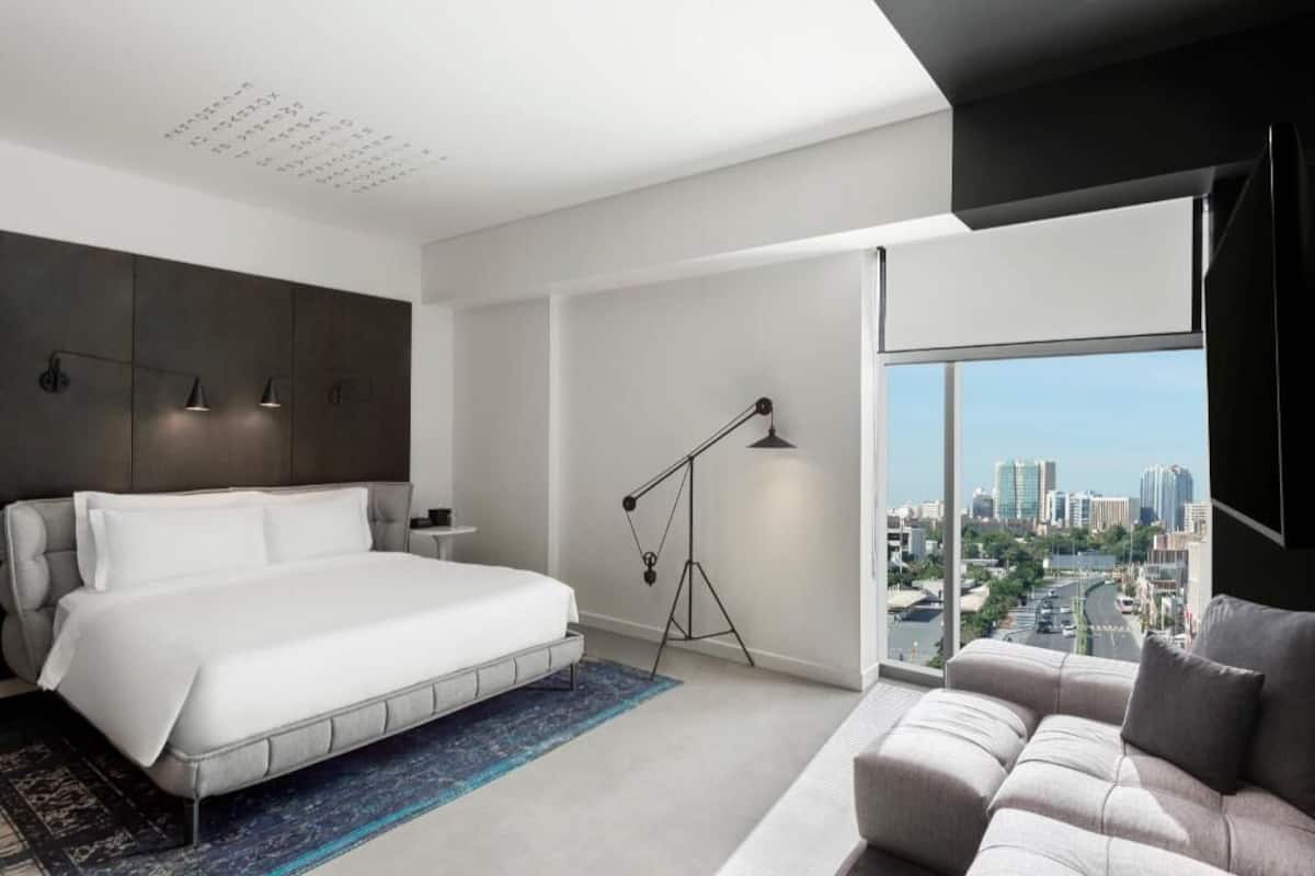 Premium bedding, minibar, in-room safe, desk