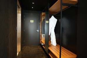 1 dormitorio, ropa de cama de alta calidad, minibar y caja fuerte