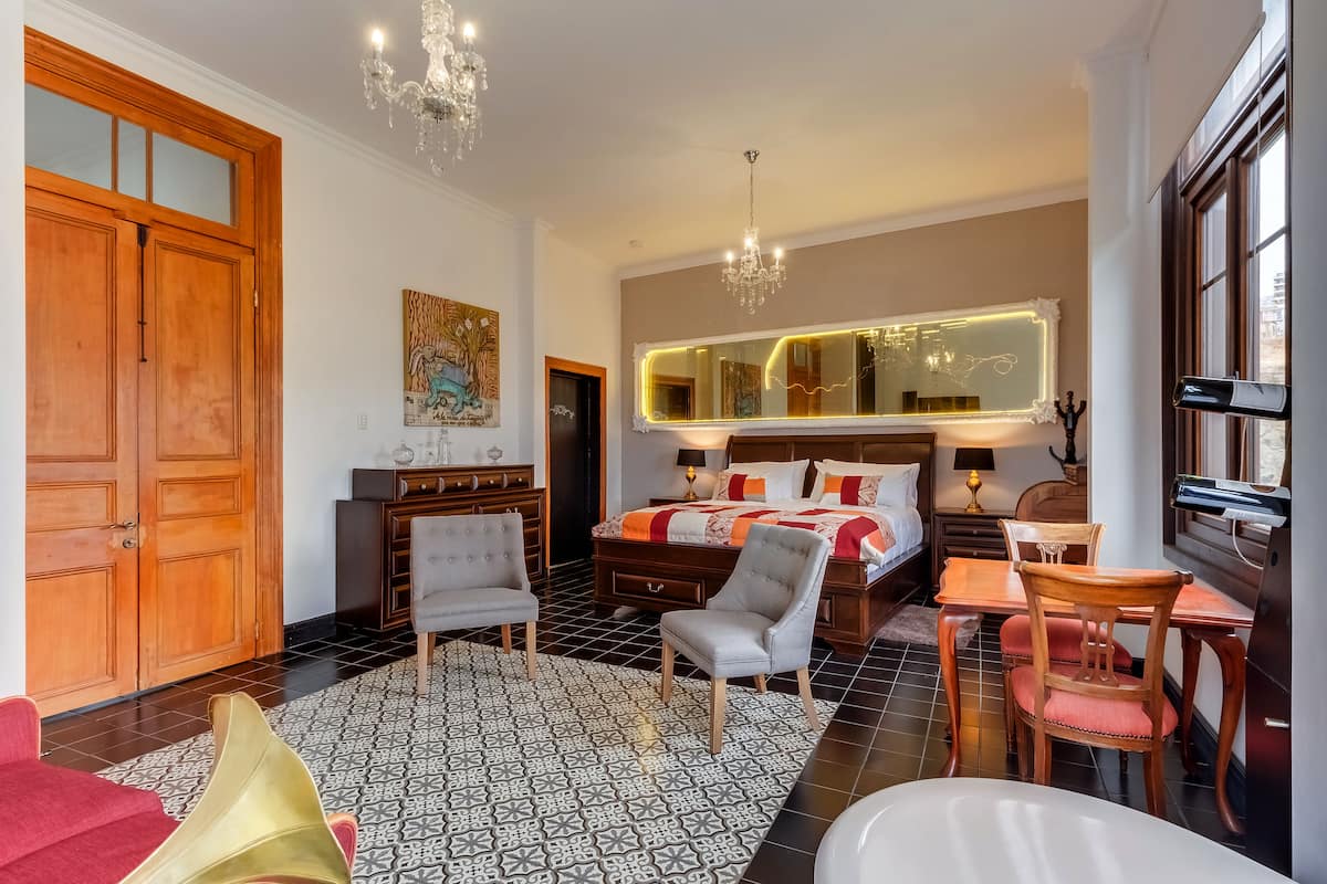 Suite Premium, 1 trĂšs grand lit, vue colline | Vue de la chambre