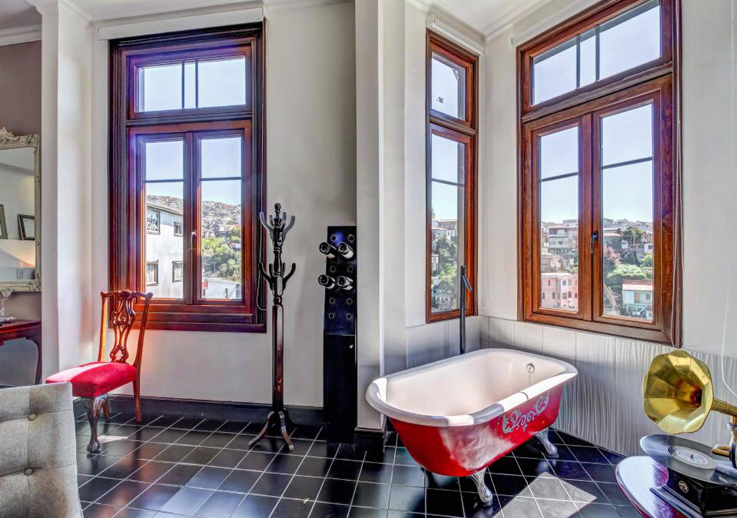 premium suite, 1 king bed, hill view | living area | lcd tv