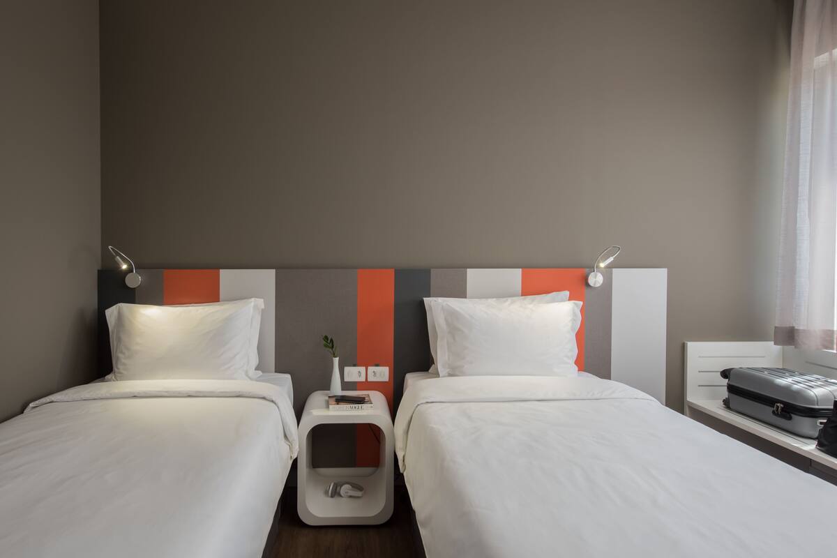 Standard Twin - 2 Camas Solteiro | Minibar, in-room safe, desk, WiFi (free)