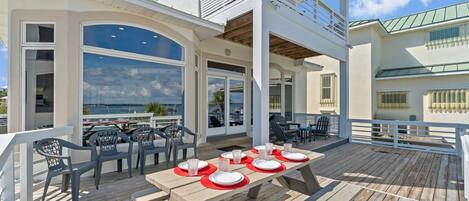 تناول الطعام بالخارج