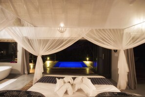 Deluxe Room | View from room - Naledi Game Lodges (Hoedspruit)