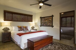 1 غرفة نوم وأغطية فراش متميزة وميني بار وخزنة داخل الغرفة