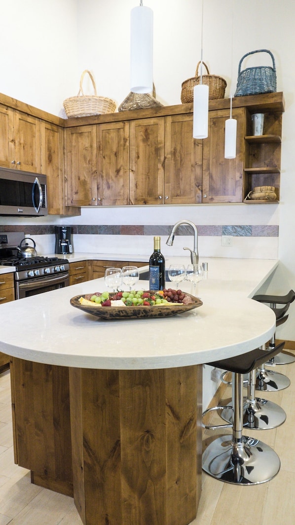Fridge, microwave, oven, dishwasher
