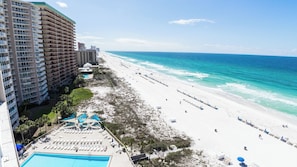 On the beach - D1104 Unobstructed beach views! 3 pools (Panama City Beach)