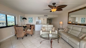 Smart TV, DVD player - Sea Winds 1006: Outstanding View! Beach Front (Marco Island)