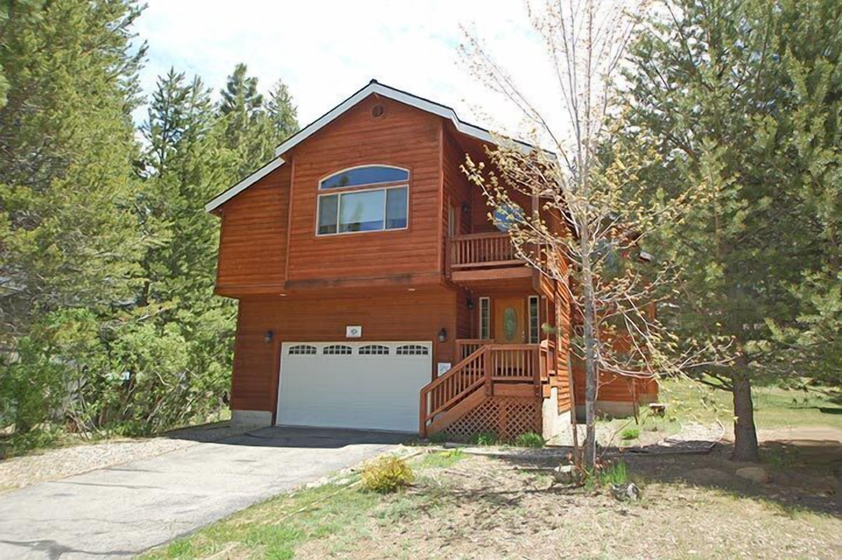 An Upgraded Home at an Affordable Price, Sleeps 8 - Gorgeous Inside and Out!...