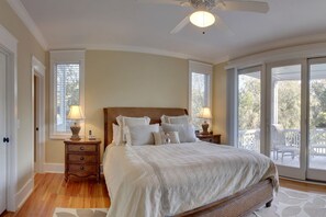 6 多间卧室、熨斗/熨衣板、免费 WiFi、床单