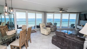 スマートテレビ、DVD プレーヤー、書斎 / ワークスペース、プリンター