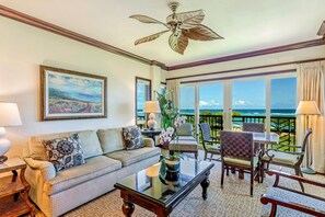 TV - Waipouli Beach Resort Gorgeous Luxury Oceanfront! (Kapaa)