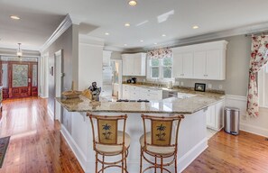 Interior - 7 41st Avenue by AvantStay | Private Pool, Near Beach (Isle of Palms)