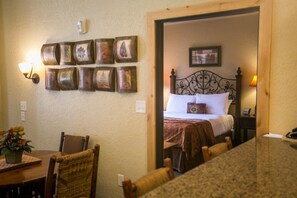 2 bedrooms, WiFi, bed sheets - Large Condo, Steps Away from Canyons Village by RedAwning - Save 20% on 7+ Nights! (Park City)