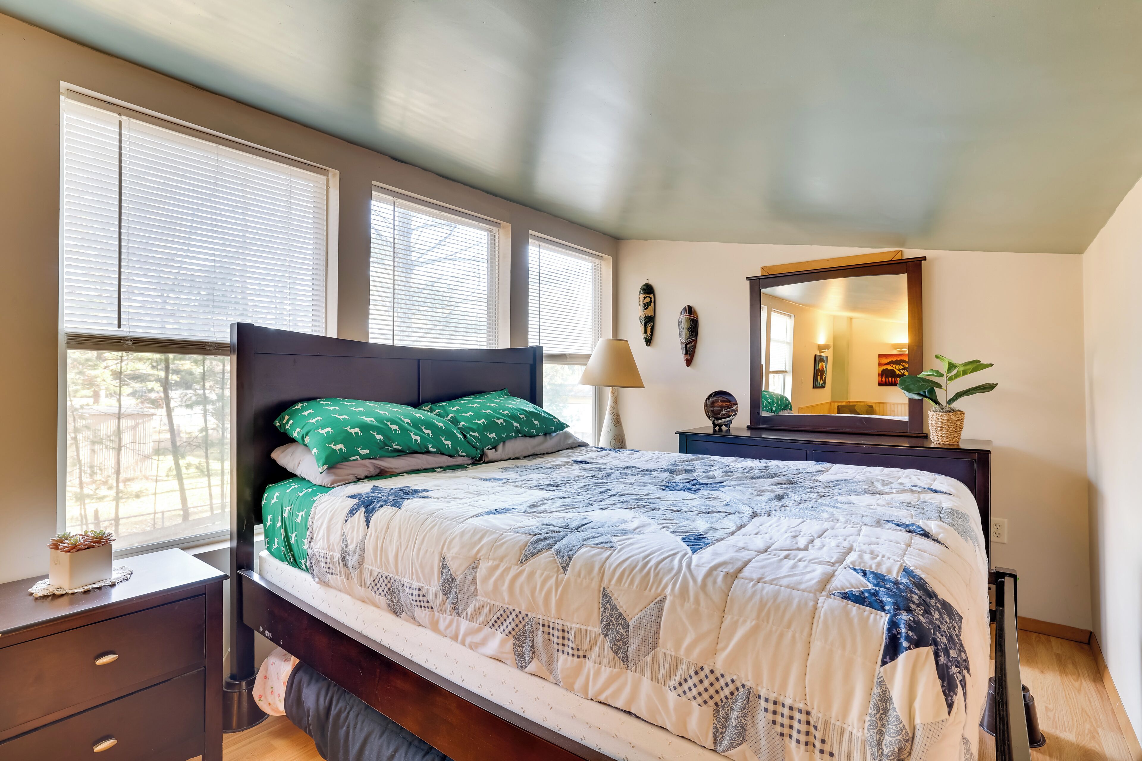 2 bedrooms, bed sheets