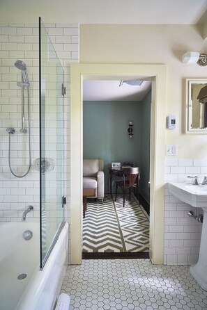 Suite, 1 Bedroom (Manor House) | Bathroom