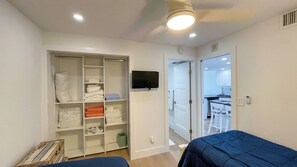 2 bedrooms, iron/ironing board, WiFi, bed sheets