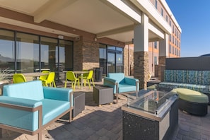 Terrace/patio - Home2 Suites by Hilton Kingman (Kingman)