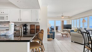 Interior - D1001 Direct Gulf-Front View, 3 Pools, Tennis (Panama City Beach)