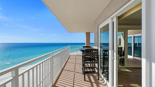 Outdoor dining - D1001 Direct Gulf-Front View, 3 Pools, Tennis (Panama City Beach)