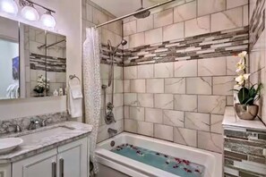 Poreamme, hiustenkuivaaja, pyyhkeet