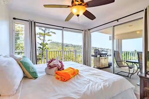 4 bedrooms, desk, iron/ironing board, travel crib - Hale Lilikoi: Stunning 4BR Ocean View Home w/ Private Hot Tub! (Honolulu)