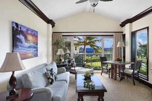 TV - Waipouli Beach Resort Penthouse Beautiful Oceanview Aloha! (Kapaa)