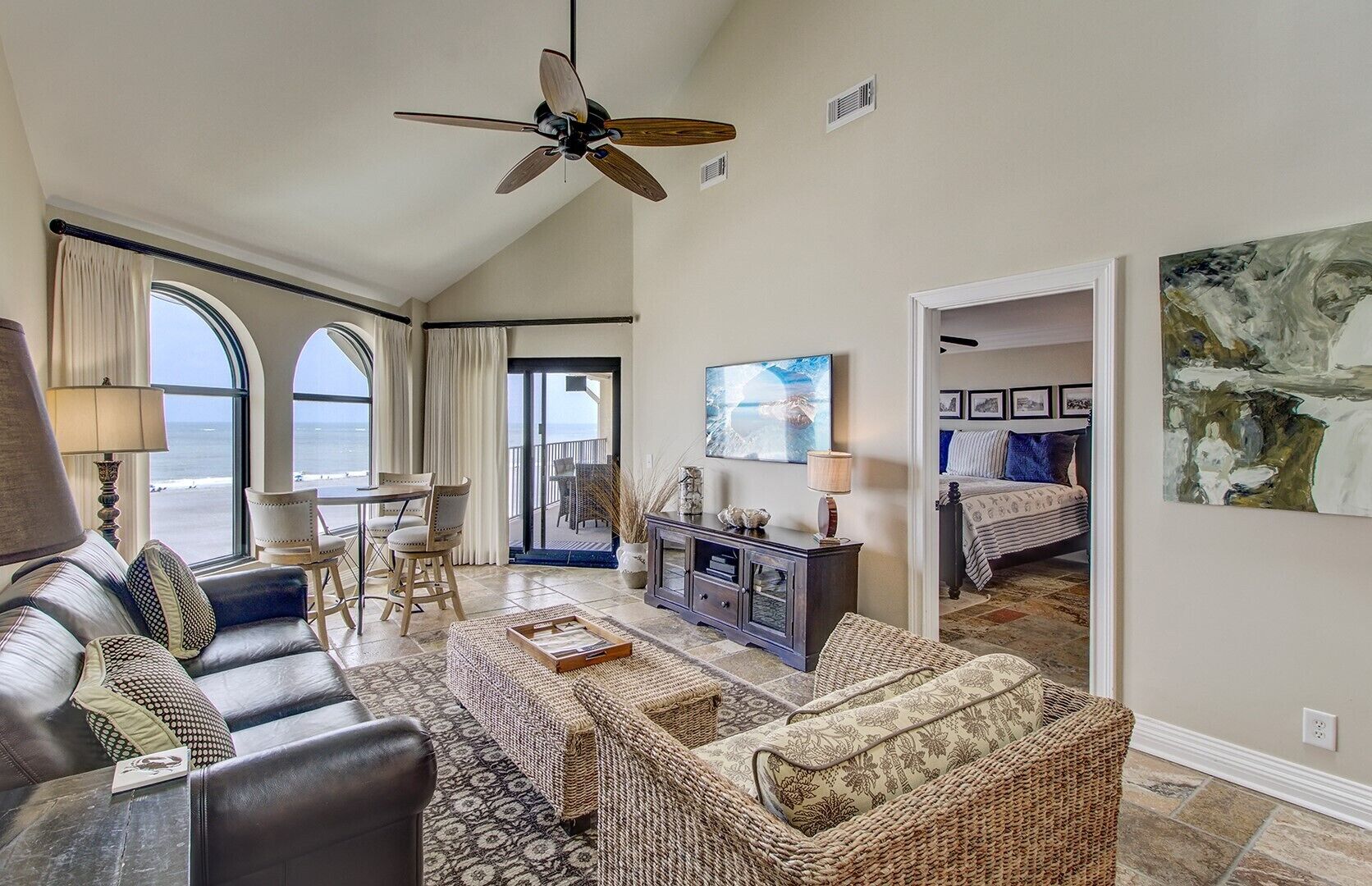 519 Seascape by AvantStay | Shared Pool + Views, Incredible Interior Design