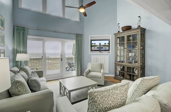 Smart TV - 11E Mariners Walk by AvantStay | Ocean Views | Beachfront Living | Shared Pool (Isle Of Palms)