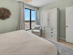 3 bedrooms, iron/ironing board, free WiFi