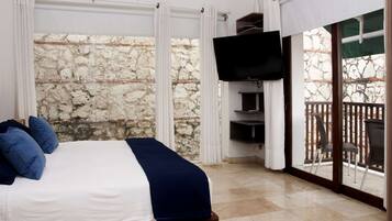 4 bedrooms, in-room safe, free WiFi, bed sheets