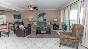 スマートテレビ、DVD プレーヤー、書斎 / ワークスペース、プリンター