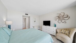 2 bedrooms, internet, bed sheets