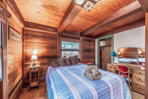 2 bedrooms, internet, bed sheets