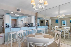 Dining - Boardwalk | On-Site Dining | Indoor & Outdoor Pools | Gulf Front | Sleeps 6 (Gulf Shores)