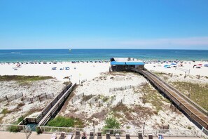 On the beach - Boardwalk | On-Site Dining | Indoor & Outdoor Pools | Gulf Front | Sleeps 6 (Gulf Shores)