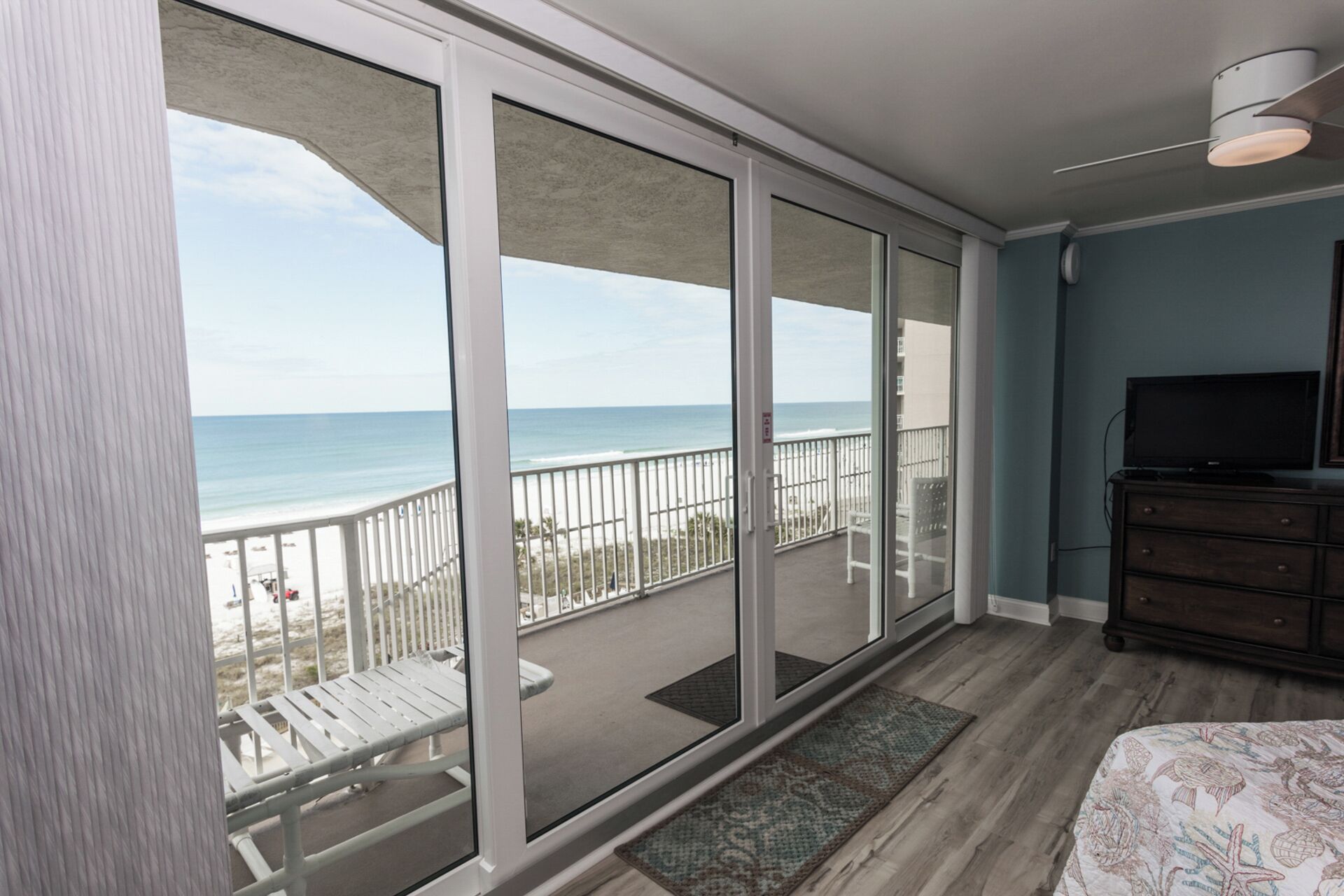 3 室のベッドルーム、インターネット、ベッドシーツ