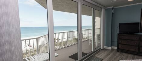 3 bedrooms, internet, bed sheets